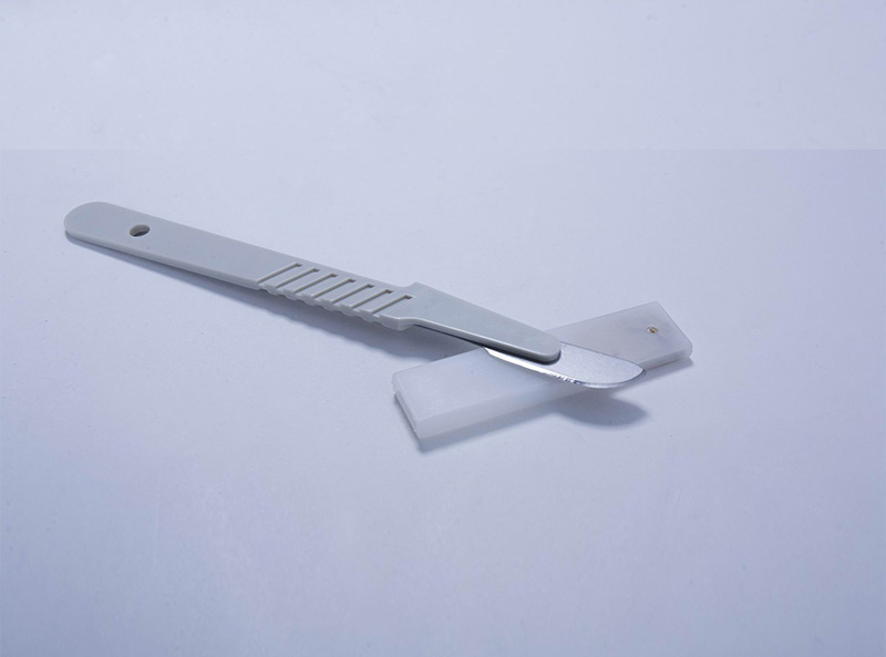 Disposable Sterile Surgical Scalpel With Plastic Handle